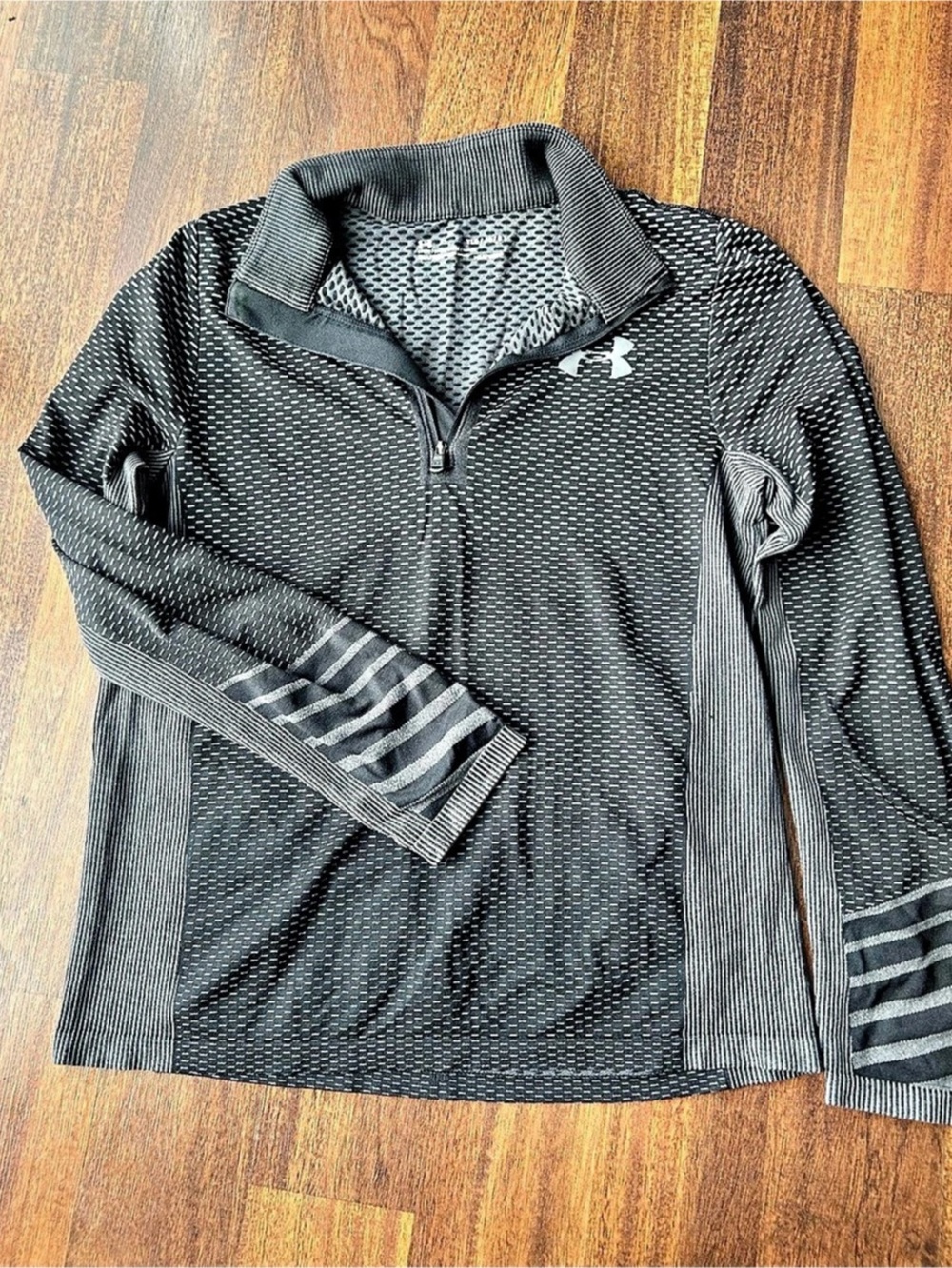 Under Armour YLG Quarter-Zip Like New